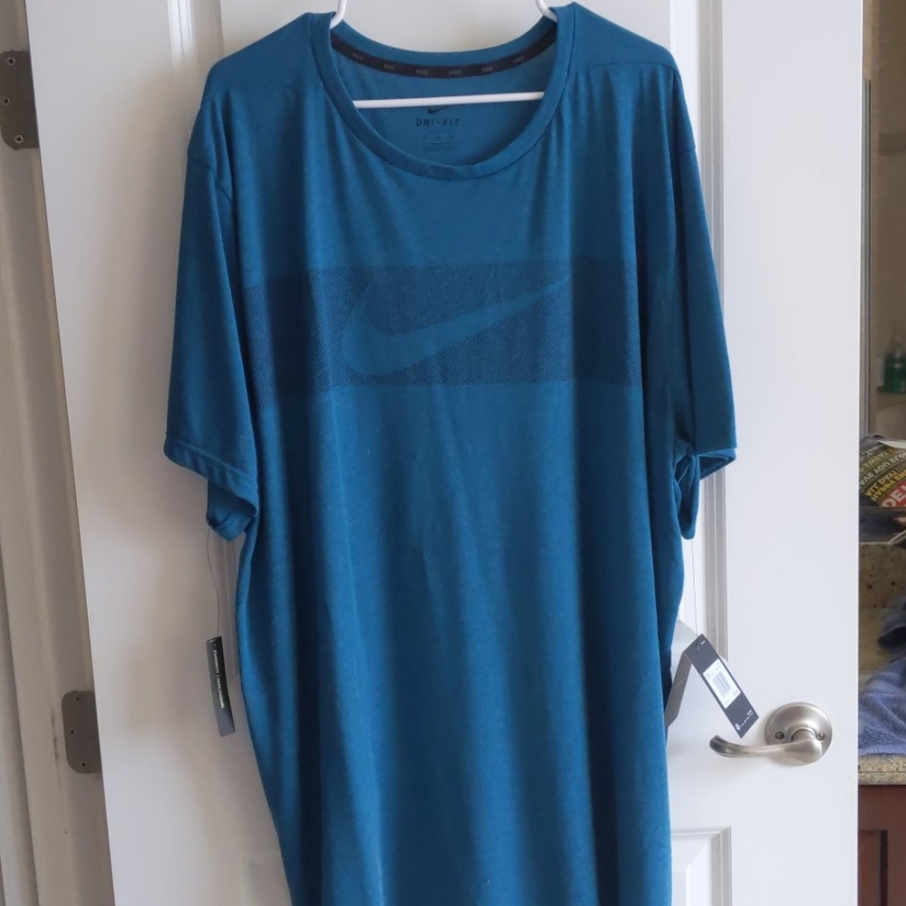 Nike Breathe dri-fit